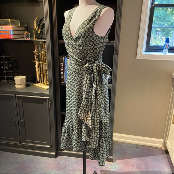 Tory Burch Sleeveless Medallion Print Wrap Dress – Size 8 - Picture 5 of 11